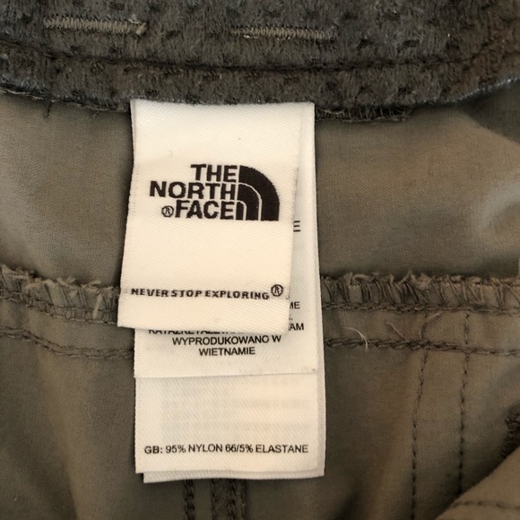 THE NORTH FACE Women’s Paramount Shorts 6 - Picture 8 of 11